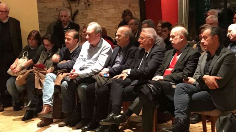 Σταύρος και «κίνηση των τριών» στη σύναξη των ΜΕΤΑρρυθμιστών