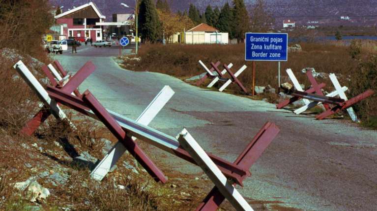 DW: Καζάνι που βράζει η πρώην Γιουγκοσλαβία;