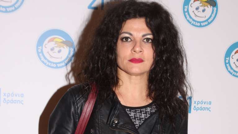 Η Τάνια Τρύπη έγινε κατάξανθη - Η τεράστια αλλαγή της [Εικόνες]