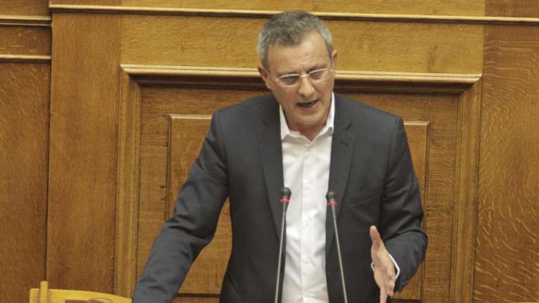 Βουλευτής ΣΥΡΙΖΑ: Ψηφίζουμε νέα μέτρα, αλλά να είναι ελαφριά