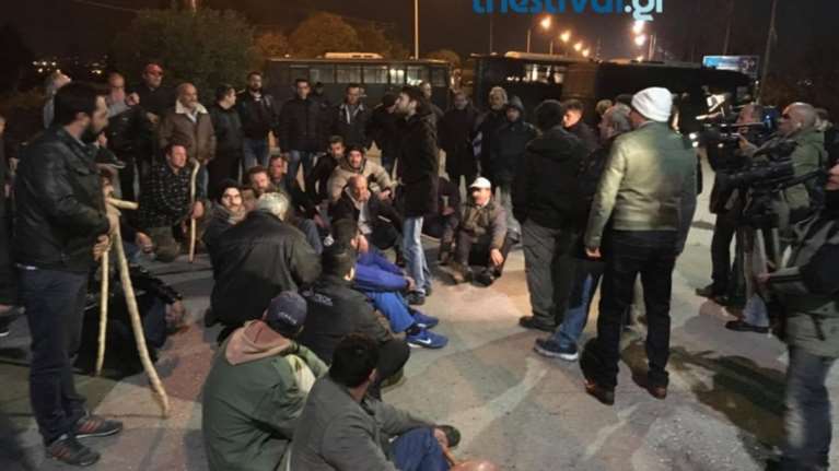 Θεσσαλονίκη: Συμπλοκές αγροτών και αστυνομικών στο αεροδρόμιο