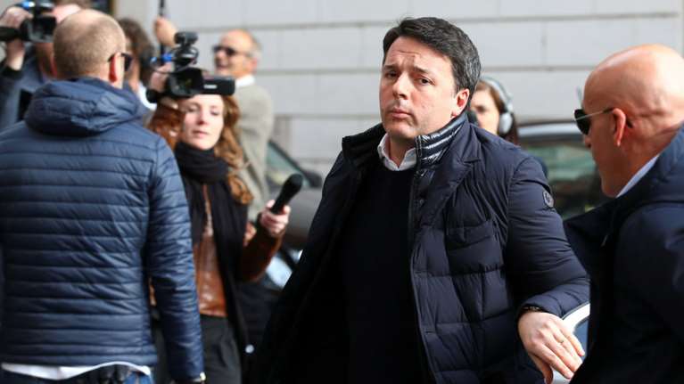 Θέμα ηγεσίας στο Δημοκρατικό Κόμμα θέτει ξαφνικά ο Ρέντσι