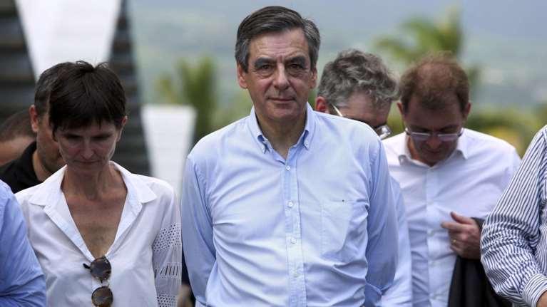 Καταγγελίες για  &quot;βίαιες επιθέσεις&quot; του Φιγιόν κατά του τύπου