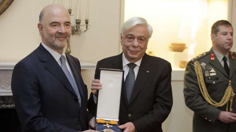 Moσκοβισί σε Παυλόπουλο: «Θα είμαι φίλος αλλά απαιτητικός»