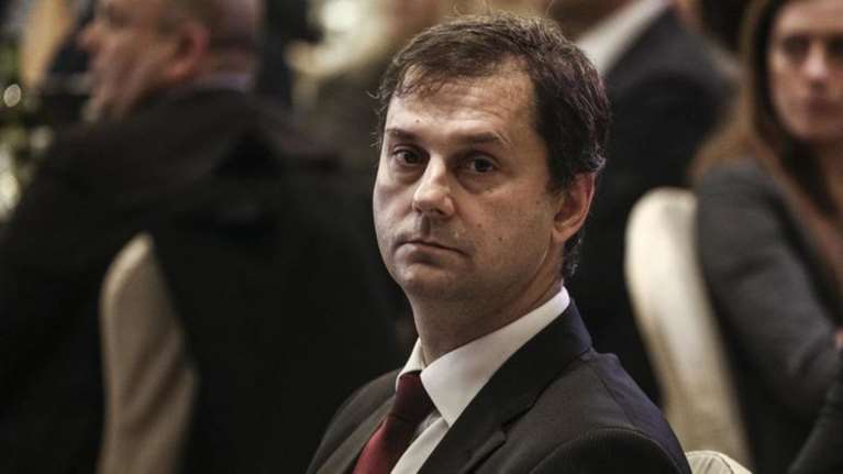 Θεοχάρης: Λύση είναι οι επενδύσεις όχι τα ρουσφέτια