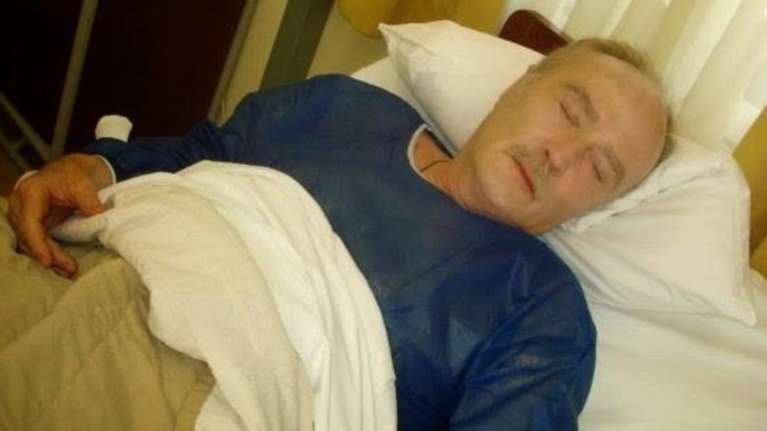 Ντίνος Καρύδης: Αντιδράσεις από τη μακάβρια ανάρτησή του περί αυτοκτονίας