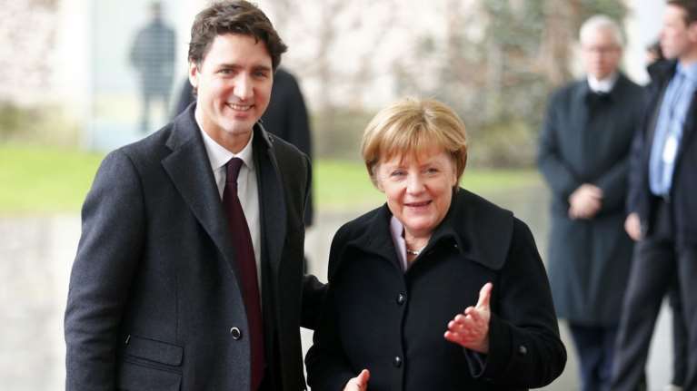 Ο Τζάστιν Τριντό τα κατάφερε: Συγκίνησε και την Άνγκελα Μέρκελ