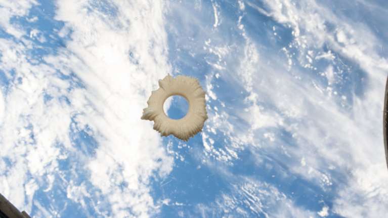 Laugh Star: Το πρώτο έργο τέχνης που δημιουργείται στο διάστημα