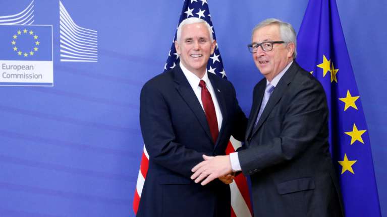 Μάικ Πενς: Η κυβέρνηση Τραμπ θα συνεργαστεί με την Ευρωπαϊκή Ένωση