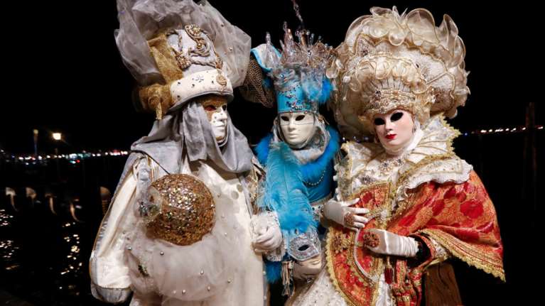 Βενετία: Καρναβάλι στην  πόλη που «πνίγει» ο τουρισμός