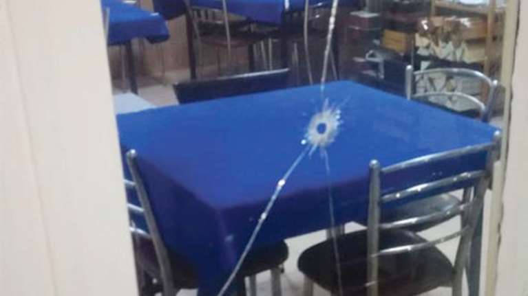 Πυροβολισμοί και τραυματίες σε καφέ της Κωνσταντινούπολης