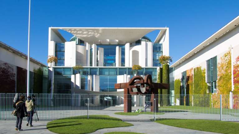 Καγκελαρία: Η Αθήνα μετακινήθηκε προς τις θέσεις της Ευρωζώνης