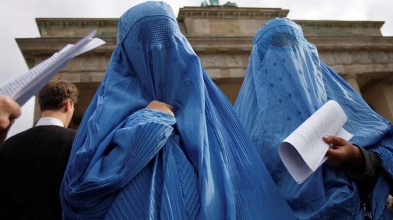 Στην Βαυαρία απαγόρευσαν την μπούρκα ενόψει εκλογών