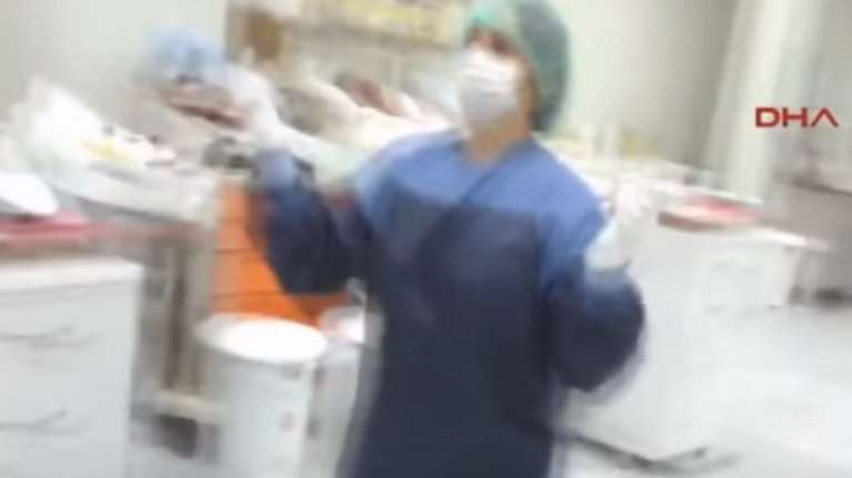 Οργή στην Τουρκία από βίντεο που δείχνει νοσοκόμες να χορεύουν