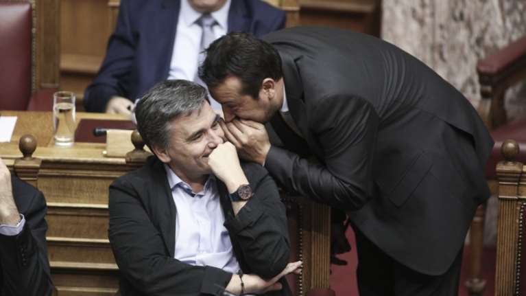 Η υπόγεια «μάχη» Παππά -Τσακαλώτου παραλύει την κυβέρνηση