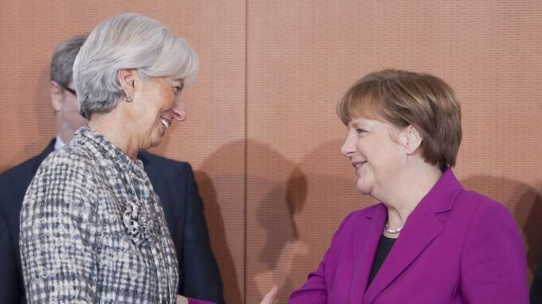 Handelsblatt: Σε κλίμα εμπιστευτικότητας οι συνομιλίες Μέρκελ-Λαγκάρντ