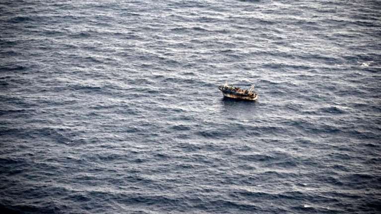 Μετανάστες εντοπίστηκαν σε παραλία στα Χανιά (ΦΩΤΟ)