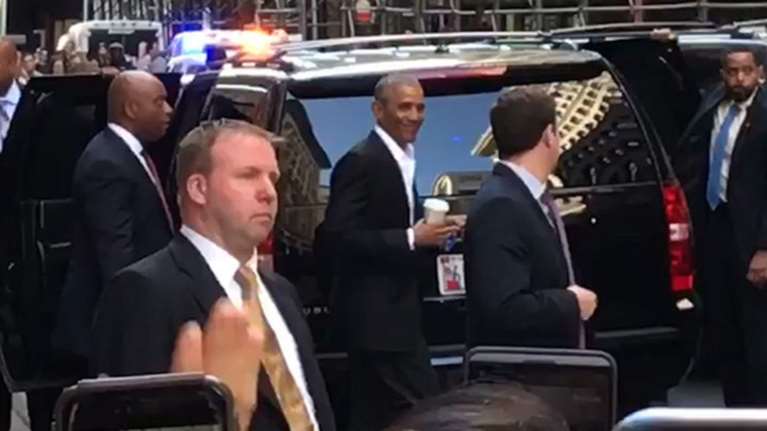 Σαν ροκ σταρ ο Ομπάμα ξετρέλανε τα πλήθη στη Νέα Υόρκη [Βίντεο]
