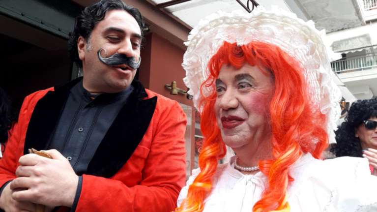 Λάρισα: Αναβίωσαν παραδοσιακά αποκριάτικα έθιμα από όλη την Ελλάδα