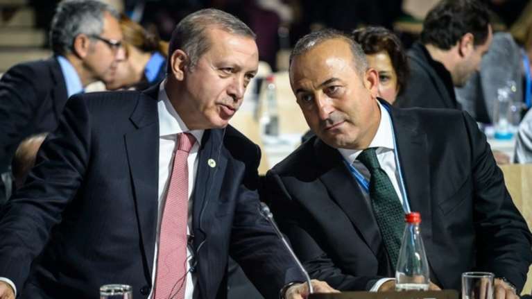 "Στρατηγική της έντασης" από την Αγκυρα μέχρι το δημοψήφισμα