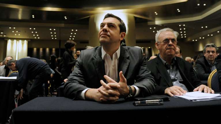 Politico: O Αλέξης Τσίπρας και το πρόβλημα των 100 δισ. ευρώ