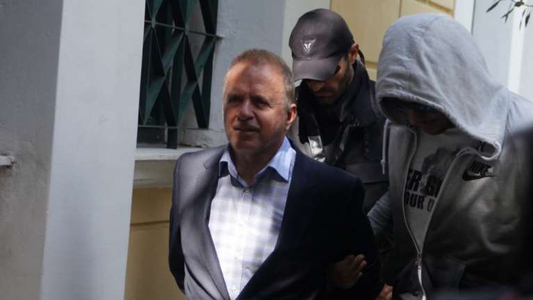 Στο σκαμνί ο Λιακουνάκος &amp; άλλοι 10 για τα ελικόπτερα Απάτσι