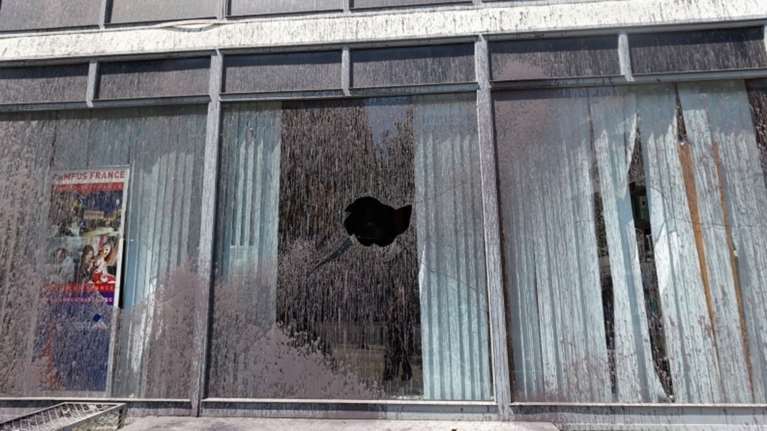 Πως μπήκαν οι κουκουλοφόροι στο Γαλλικό Ινστιτούτο