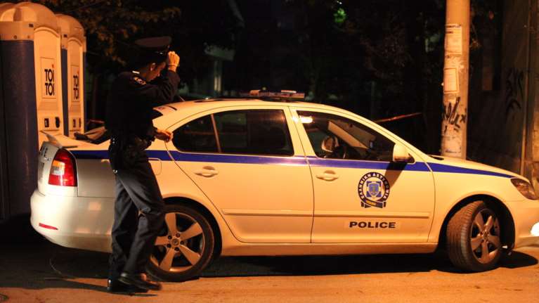 Αυλίδα: Γυναίκα κατήγγειλε ότι την βίασαν τρεις κουκουλοφόροι