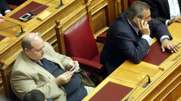 Φίλης σε Καμμένο: Δεν είναι ώρα για νέα εξοπλιστικά 3,5 δισ.