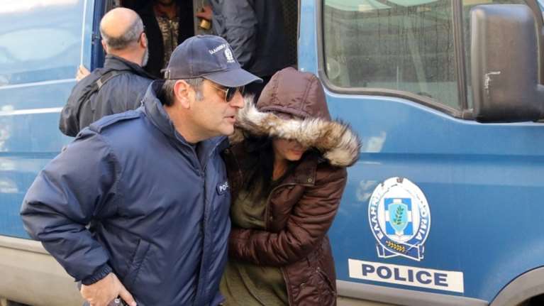 Απολογούνται τα μέλη του κυκλώματος που κρατούσαν μετανάστες