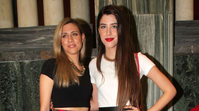 Η άγνωστη και κούκλα αδελφή της Demy που έγραψε το τραγούδι της Eurovision