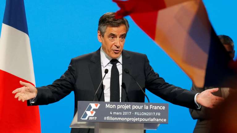 Νέο σκάνδαλο για τον Φιγιόν: &quot;Ξέχασε&quot; να δηλώσει δάνειο που πήρε το 2013