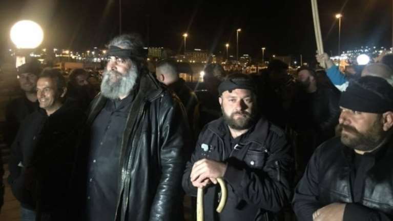 Με γκλίτσες και σαρίκια κάνουν απόβαση οι κρητικοί αγρότες στην Αθήνα