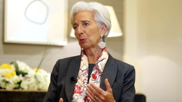 Μήνυμα Λαγκάρντ: Μεταρρυθμίσεις και βιωσιμότητα χρέους για να μείνει το ΔΝΤ