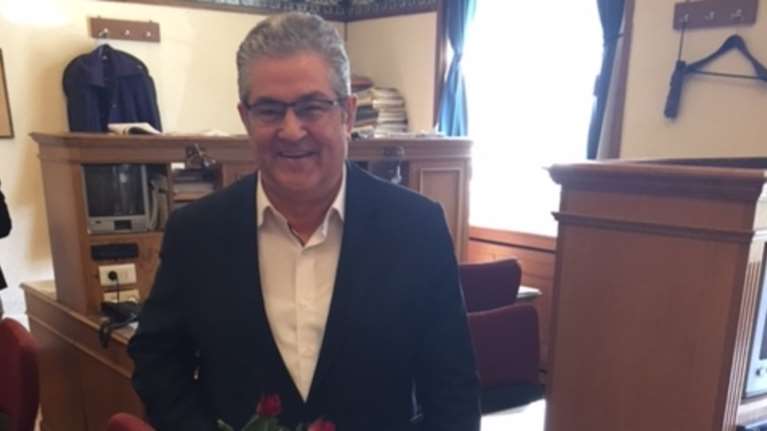 Ο Κουτσούμπας μοίρασε τριαντάφυλλα και έκλεψε καρδιές