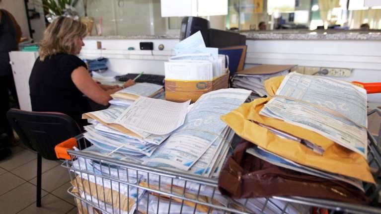 Αυξήθηκαν κατά 300 εκατ. ευρώ τα «φέσια» του Δημοσίου τον Ιανουάριο