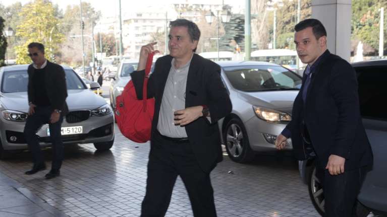 Στην Αθήνα παραμένουν οι Θεσμοί -Συνεχίζονται οι συζητήσεις και την Πέμπτη