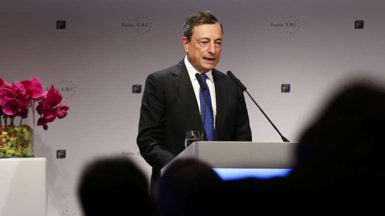 Ντράγκι: Συνεχίζουμε στη χαλαρή νομισματική πολιτική