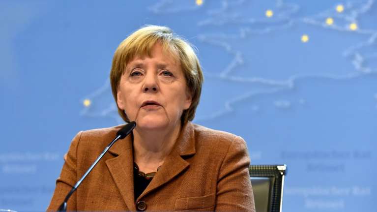 Μέρκελ: Περαιτέρω βοήθεια στη Ελλάδα για το προσφυγικό