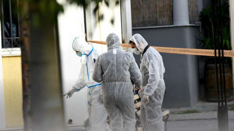 Γκαζάκια στο Δημαρχείο &amp; τα ΕΛΤΑ Δάφνης για τον Λάμπρο Φούντα