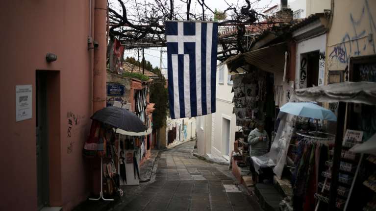 Οι δείκτες καταγράφουν τον &quot;αργό θάνατο&quot; της οικονομίας