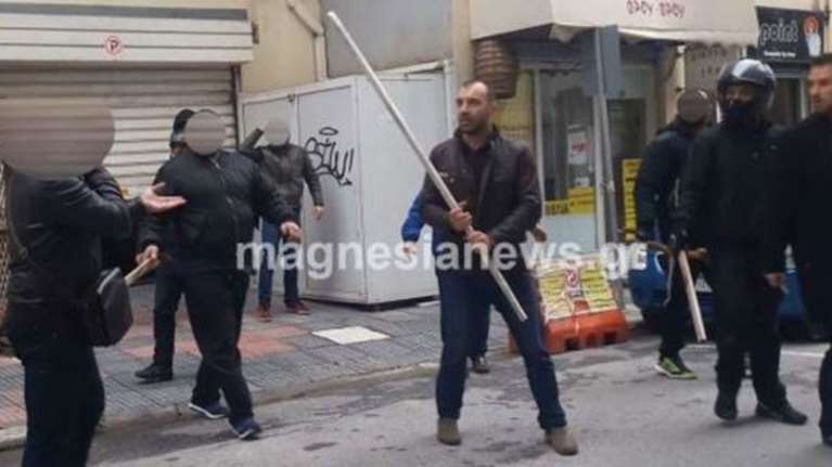 Αντιεξουσιαστές τρέπουν σε φυγή Κασιδιάρη &amp; Ηλιόπουλο video