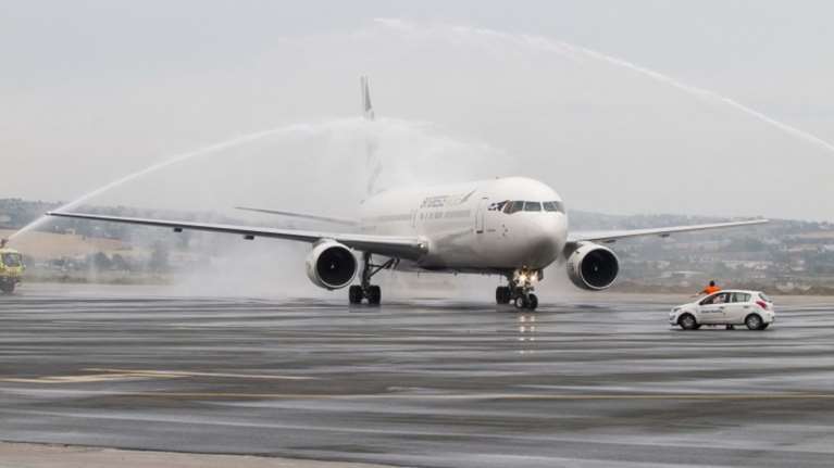 Έδωσαν τα χέρια ΕΛΑΣ - Fraport για τα περιφερειακά αεροδρόμια