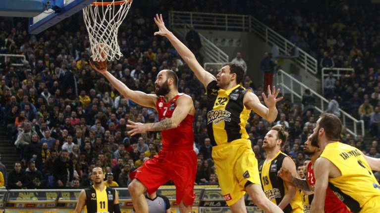 Basket League: Επιβλήθηκε και της ΑΕΚ ο Ολυμπιακός
