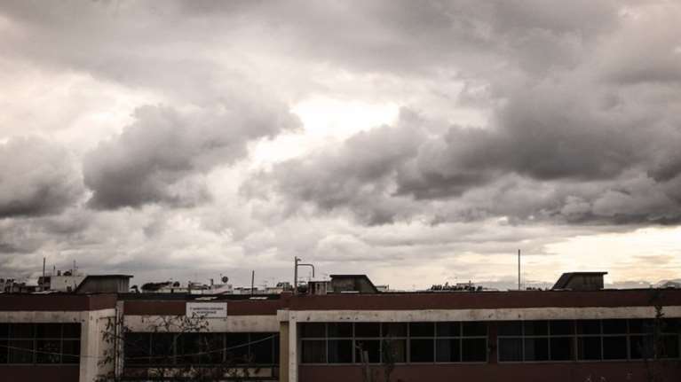 Νεφώσεις και ασθενείς τοπικές βροχές σήμερα στη χώρα