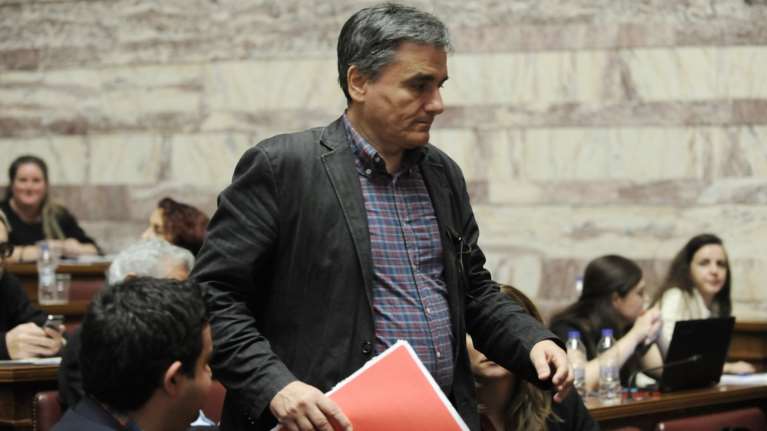 Ο Τσακαλώτος προσγειώνει τον ΣΥΡΙΖΑ για αντίμετρα &amp; εργασιακά