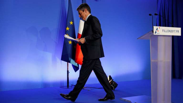 Γαλλία: Εισαγγελική έρευνα και για τα πανάκριβα κοστούμια του Φιγιόν