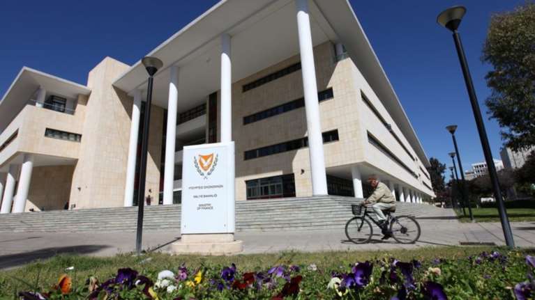 &#39;Ενα βήμα από την ένταξη στο QE της ΕΚΤ η Κύπρος