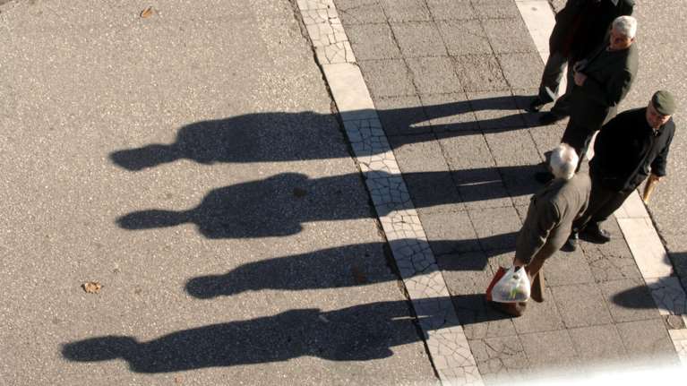 Πόσα θα χάσουν οι συνταξιούχοι με τα νέα μέτρα -Τα τρία σενάρια