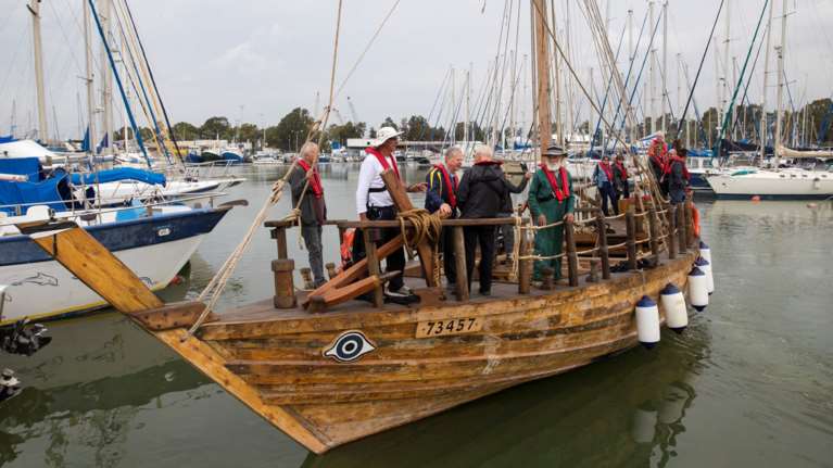 Αντίγραφο αρχαιοελληνικού πλοίου καθέλκυσαν οι Ισραηλινοί